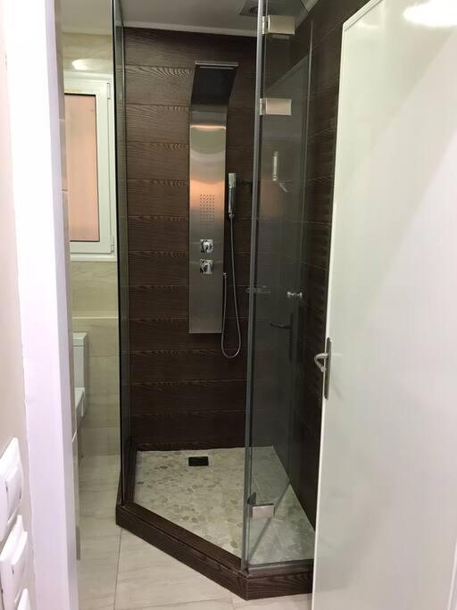 Finer Things Flisvos Beach Condo In Palaio Faliro Atenas Exterior foto