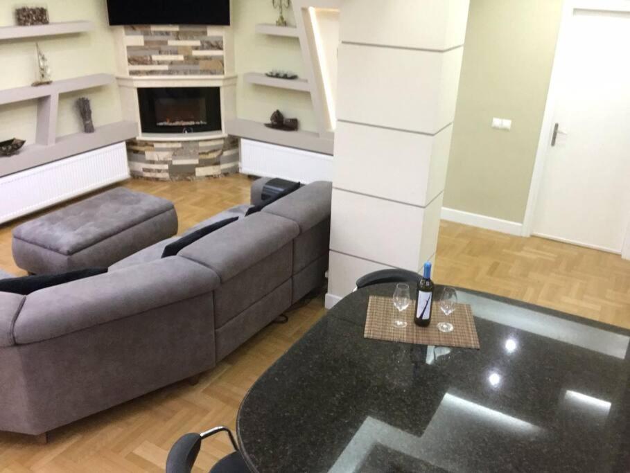 Finer Things Flisvos Beach Condo In Palaio Faliro Atenas Exterior foto
