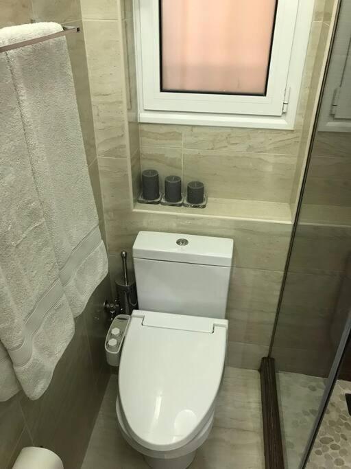 Finer Things Flisvos Beach Condo In Palaio Faliro Atenas Exterior foto