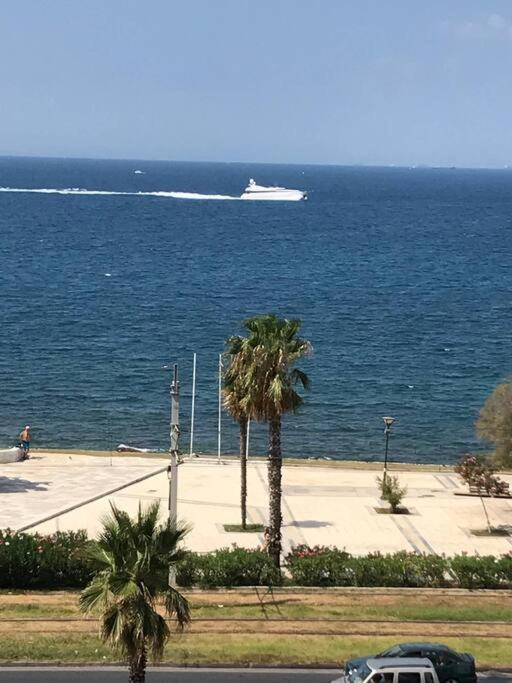 Finer Things Flisvos Beach Condo In Palaio Faliro Atenas Exterior foto