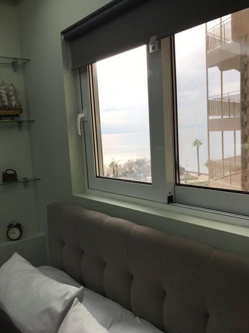 Finer Things Flisvos Beach Condo In Palaio Faliro Atenas Exterior foto